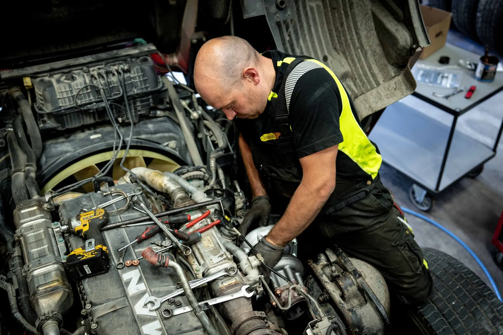 Komplexe Motorarbeiten in der eigenen Werkstatt